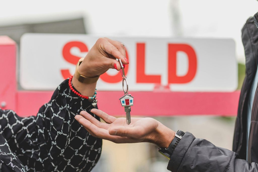 68% of Homes Sold Below Asking in the GTA – What It Means for Buyers & Sellers This Spring